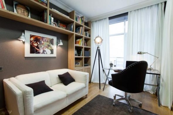 أرفف عملية فوق الأريكة