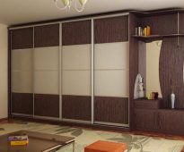 خزانة الملابس المنزلقة هي أثاث عالمي