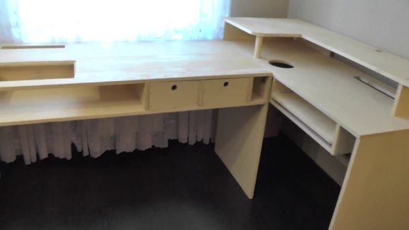 الجدول الدروع الخشبية