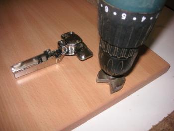 تركيب الأثاث المفصلي الصورة