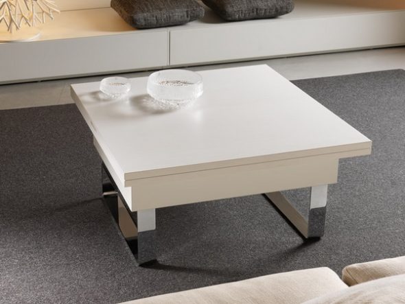 طاولة القهوة المحولات في غرفة المعيشة