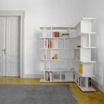 رفوف الزاوية الكلمة