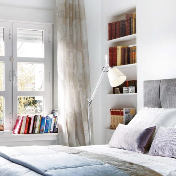 الرفوف في مكانه