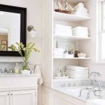 رفوف عملية في الحمام