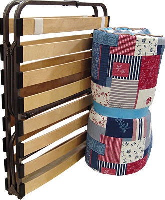 سرير مع فراش