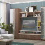 الجدار رماد مظلم