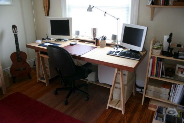 القيام مكتب الكتابة بيديك