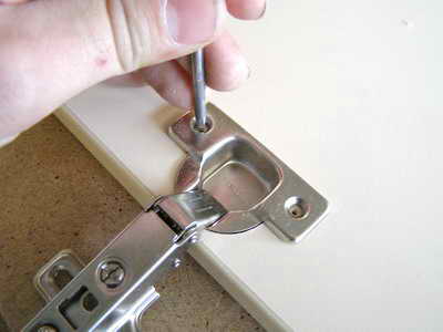 تركيب الأثاث المفصلي