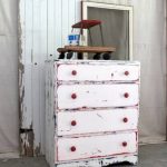 الأثاث العتيقة في المنزل