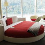 سرير الجولة في غرفة النوم الداخلية