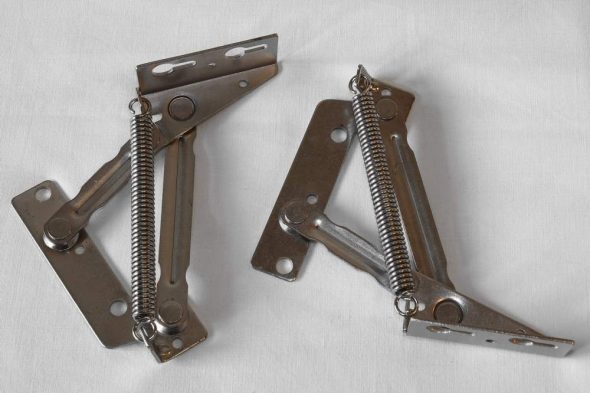 يتوقف الربيع الأثاث