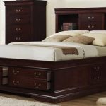 سرير تخزين عملي مع أدراج