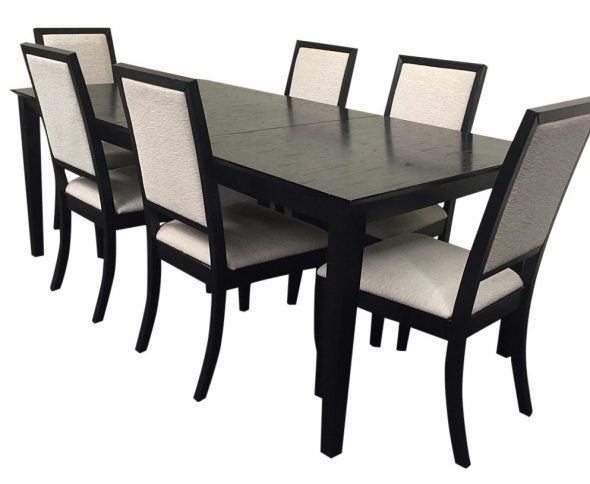 طي طاولة كبيرة