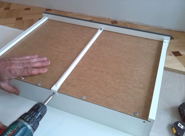 تجميع الأثاث