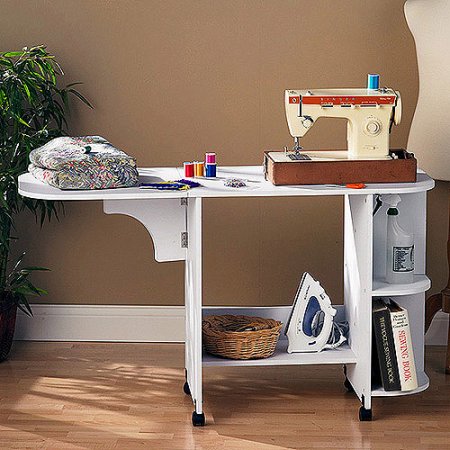 طاولة الخياطة للإبرة