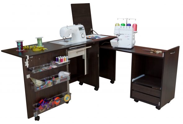 طاولة لآلة الخياطة وأوفرلوك افعل ذلك بنفسك