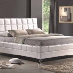 عند اختيار السرير ، لا تتذكر مظهره فحسب ، بل تذكر الراحة أيضًا