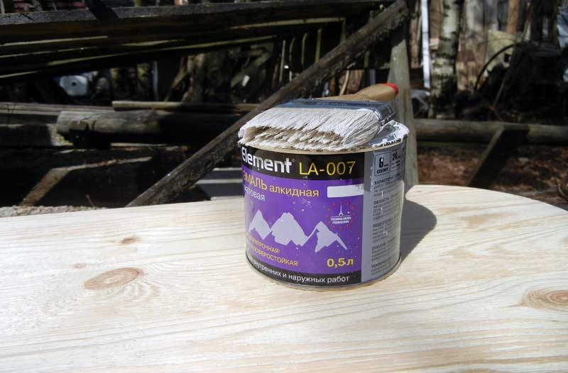 المينا الخشب