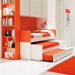 طفل الخروج البرتقالي السرير