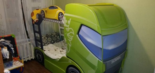 سرير بطابقين للأولاد