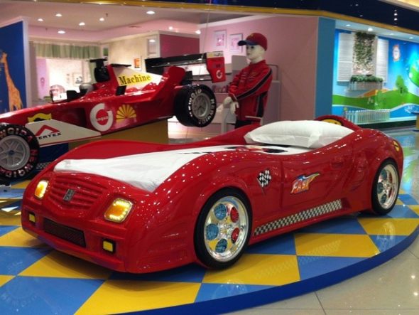 سباقات السيارات للألعاب والنوم