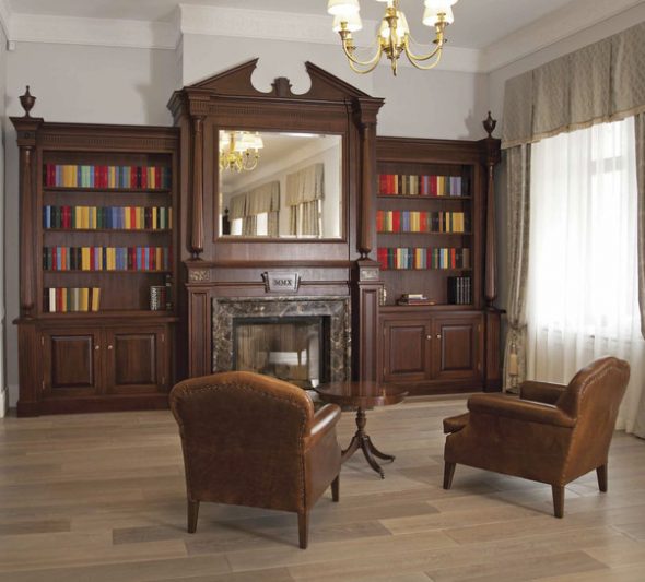 خزانة مع مرآة