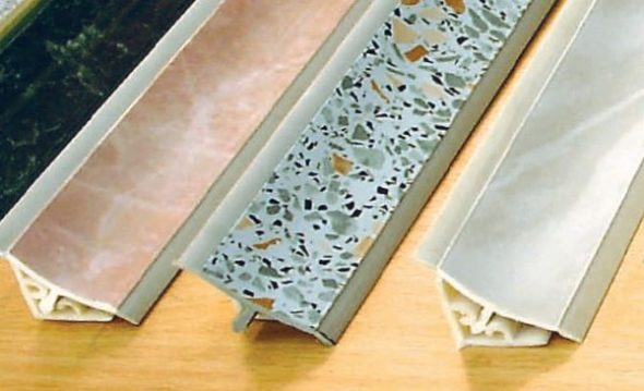 تحديد القاعدة على الطاولة