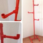 شماعات مع معطف السنانير