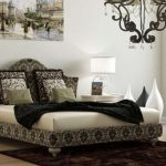 سرير غير عادي مع ظهر ناعم شبه عتيق