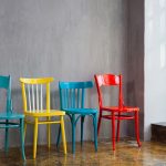 حياة جديدة من الكراسي العتيقة