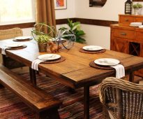 طاولة طعام خشب