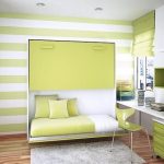 سرير قابل للتحويل