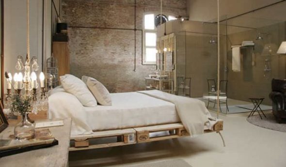 سرير معلق من المنصات