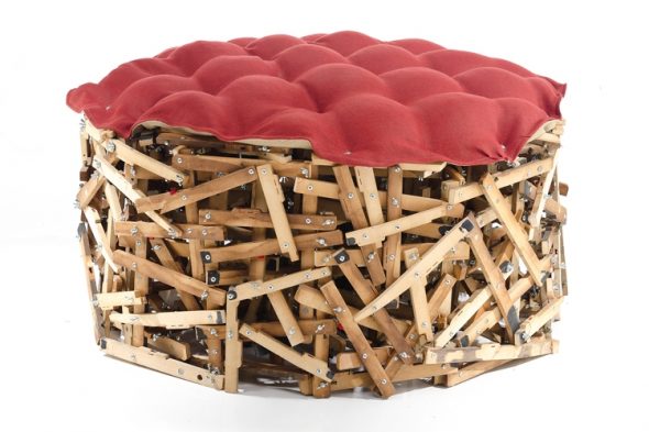 pouf من المواد غير عادية