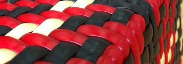 الروطان لنسج الأثاث بأيديهم