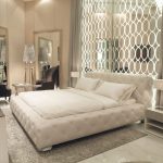 سرير سنو وايت أنيق مع لوح أمامي ناعم