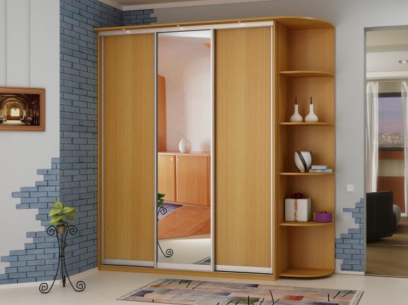 خزانة ملابس مع إضاءة في الداخل