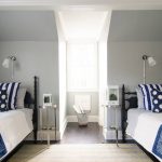 مزيج من الرمادي والأزرق في الغرفة للبنين