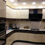 مطبخ التكنولوجيا الفائقة الحديثة