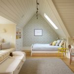 غرفة أنيقة ومريحة للفتيات في الطابق الثاني