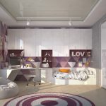 غرفة نوم مريحة بألوان أرجوانية مع العثماني