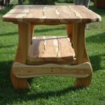 الجدول الشارع لإعطاء من شجرة