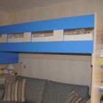 مكان نوم مريح في الطابق الثاني في غرفة المعيشة