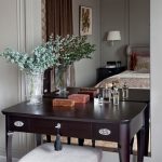 الجدول خلع الملابس ماكياج