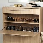 صندوق أحذية مغلق للرواق