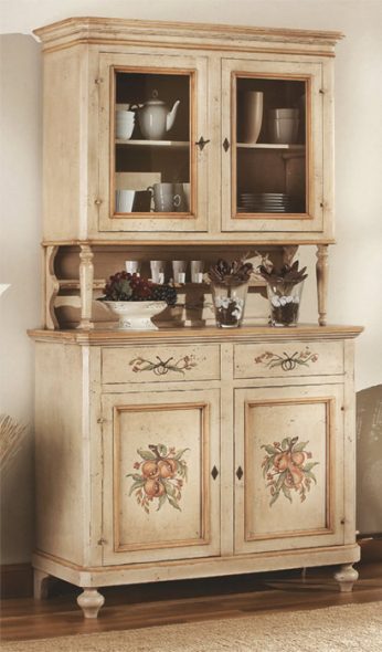 بوفيه جميل بعد الترميم