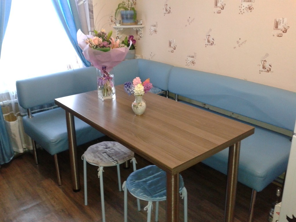 يغطي البراز المطبخ