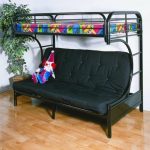 سرير أسود في الداخل