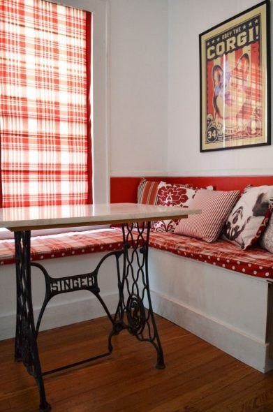 ديكور لمطبخ صغير مع وسائد