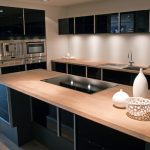 الحالات خشبية مع الأجهزة المدمجة